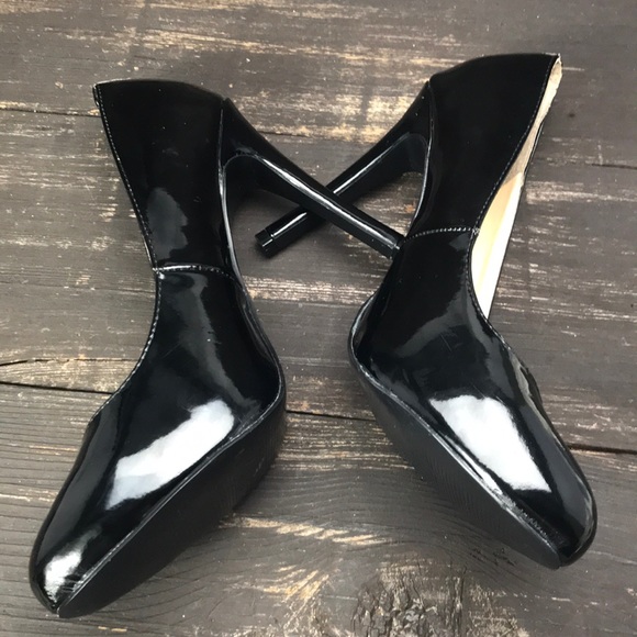 Guess Black Patent Pumps Size 8.5 - Picture 3 of 8